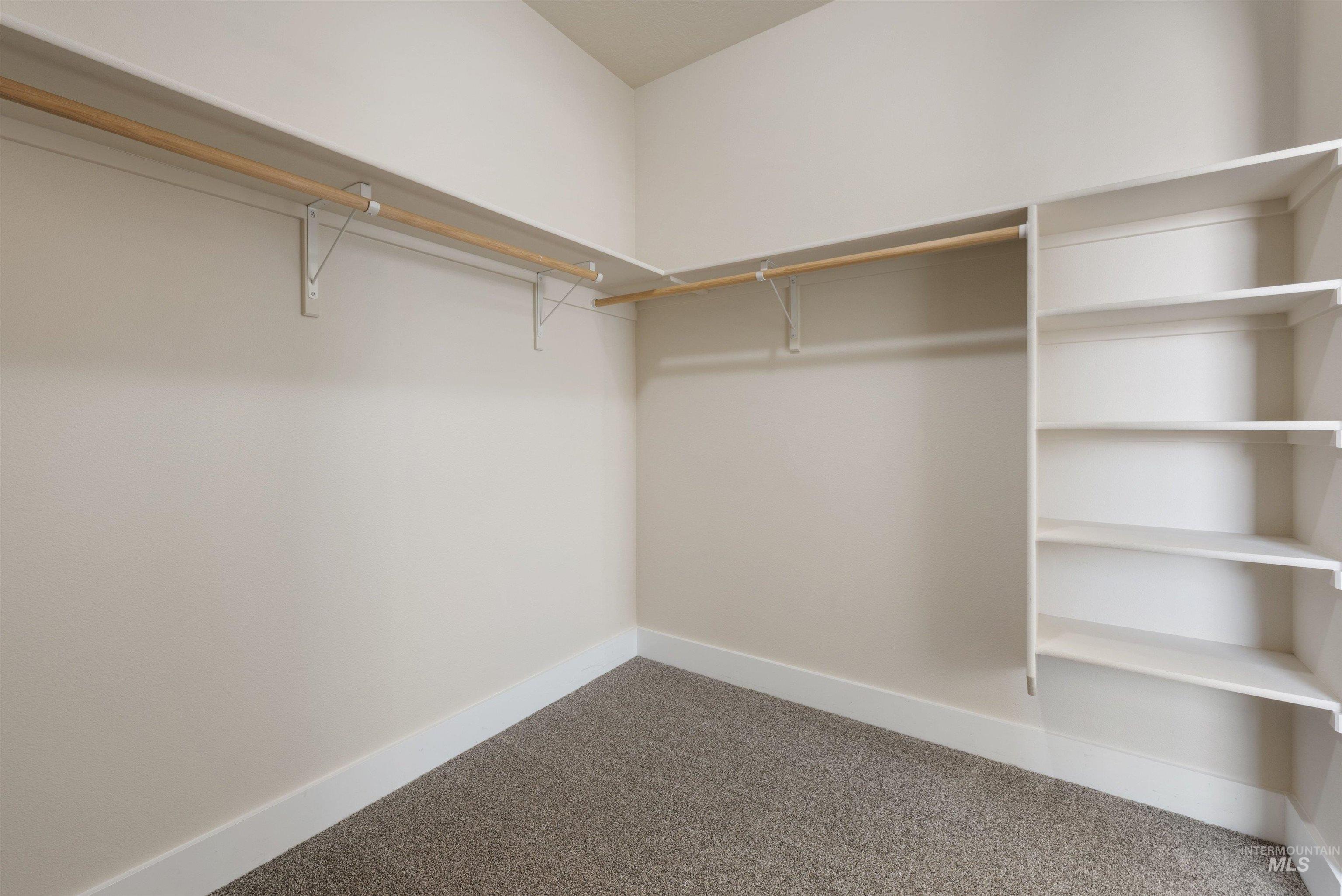 1567 NE Cinder Loop
