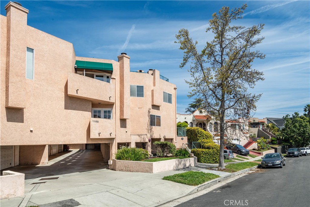 1158 W 11th Street I