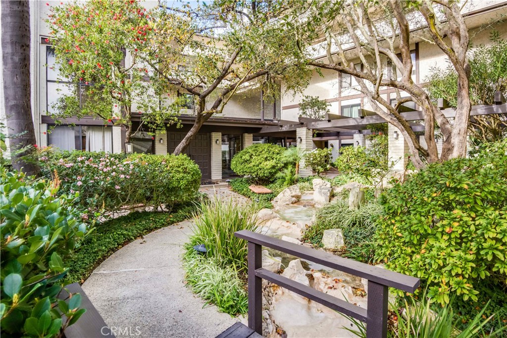 5987 Peacock Ridge Road 212