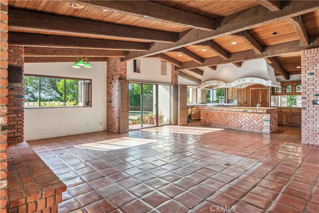 940 Paseo La Cresta