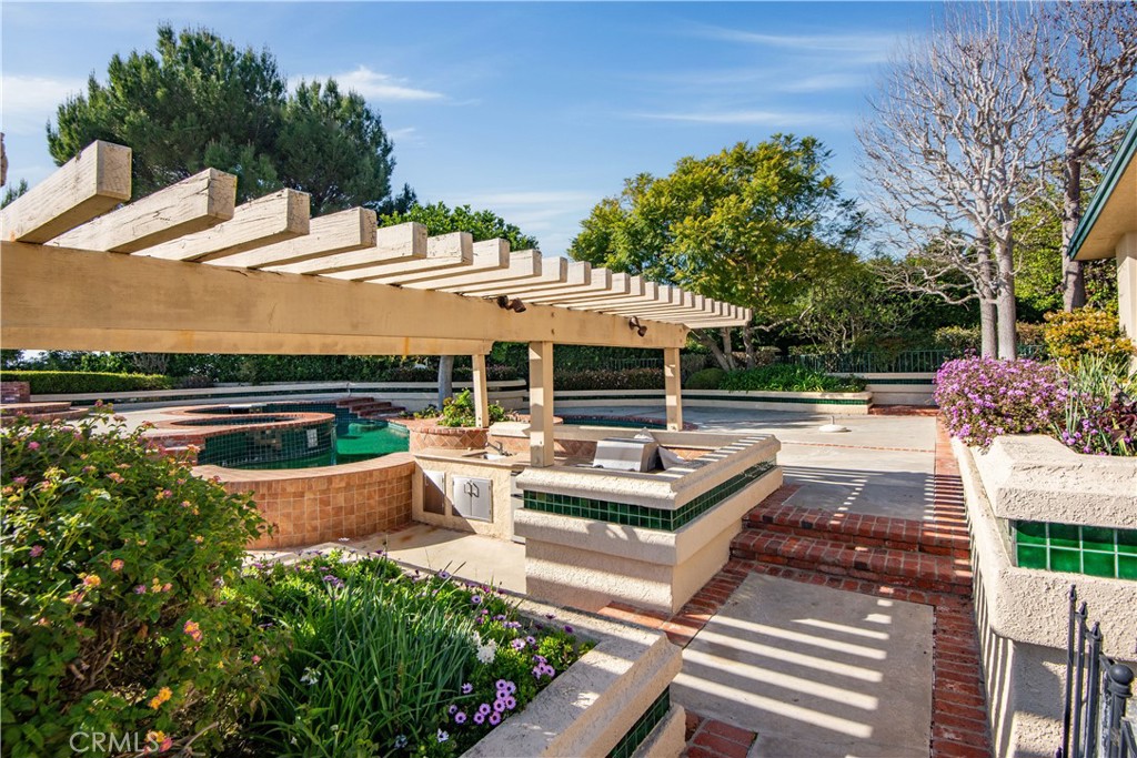 940 Paseo La Cresta