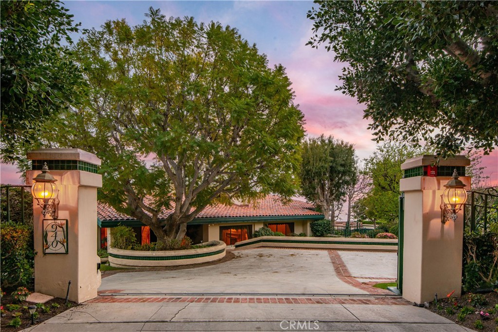 940 Paseo La Cresta