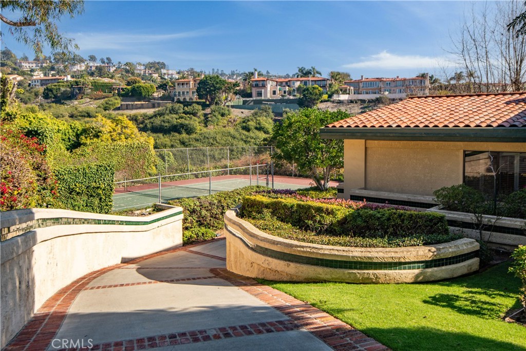 940 Paseo La Cresta