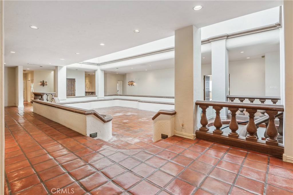 940 Paseo La Cresta