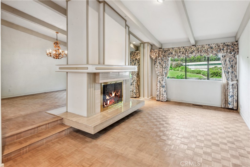 940 Paseo La Cresta