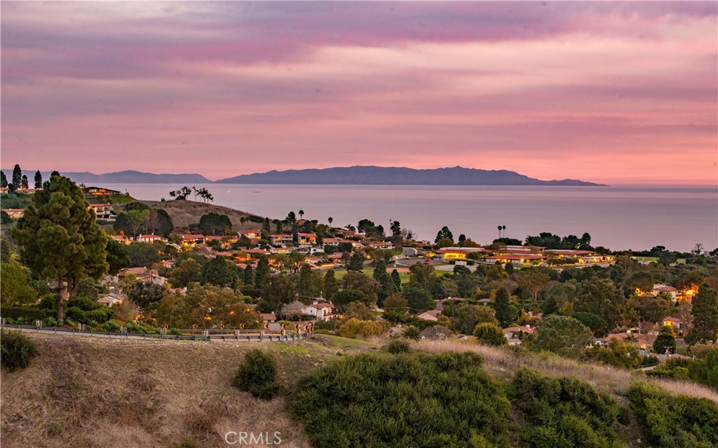 940 Paseo La Cresta