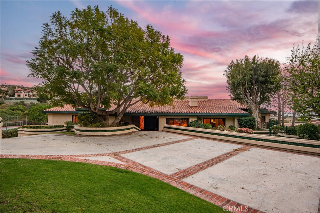 940 Paseo La Cresta