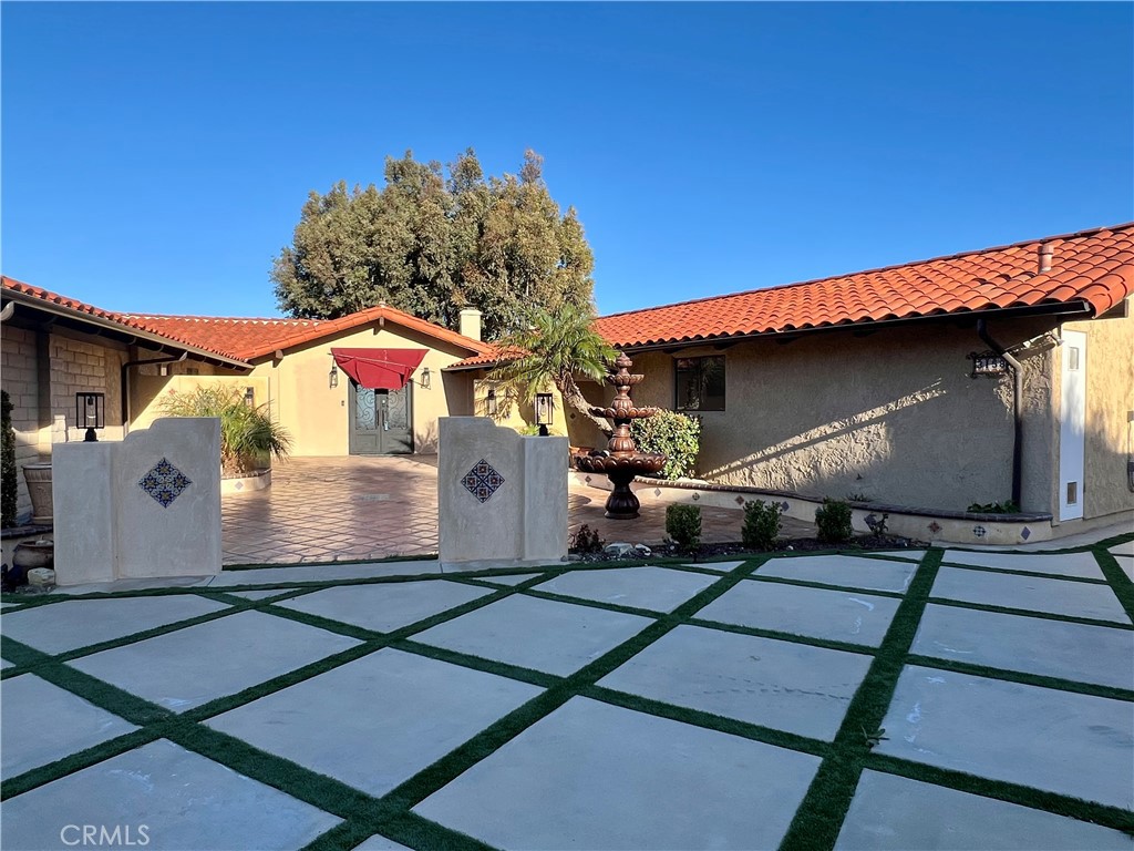3158 Crownview Drive