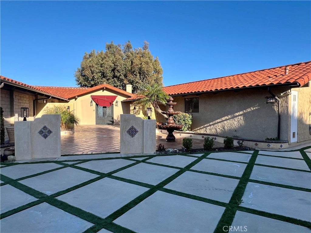 3158 Crownview Drive
