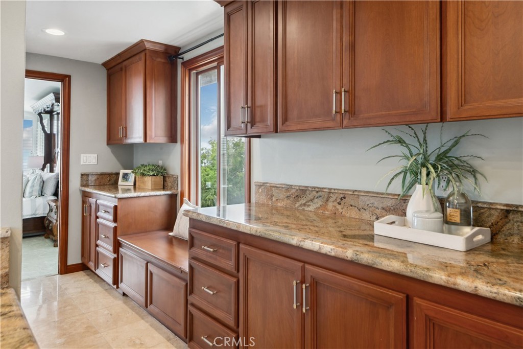 28433 Cedarbluff Drive