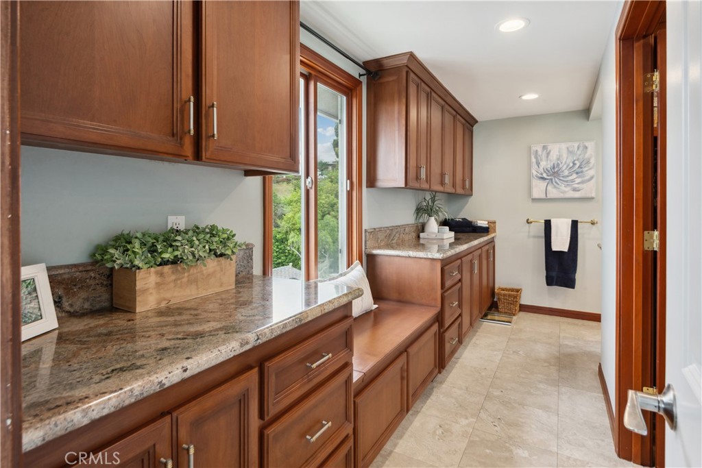 28433 Cedarbluff Drive