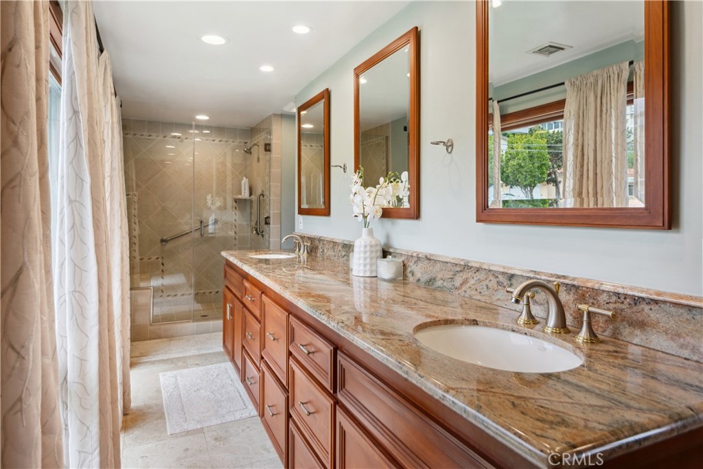 28433 Cedarbluff Drive