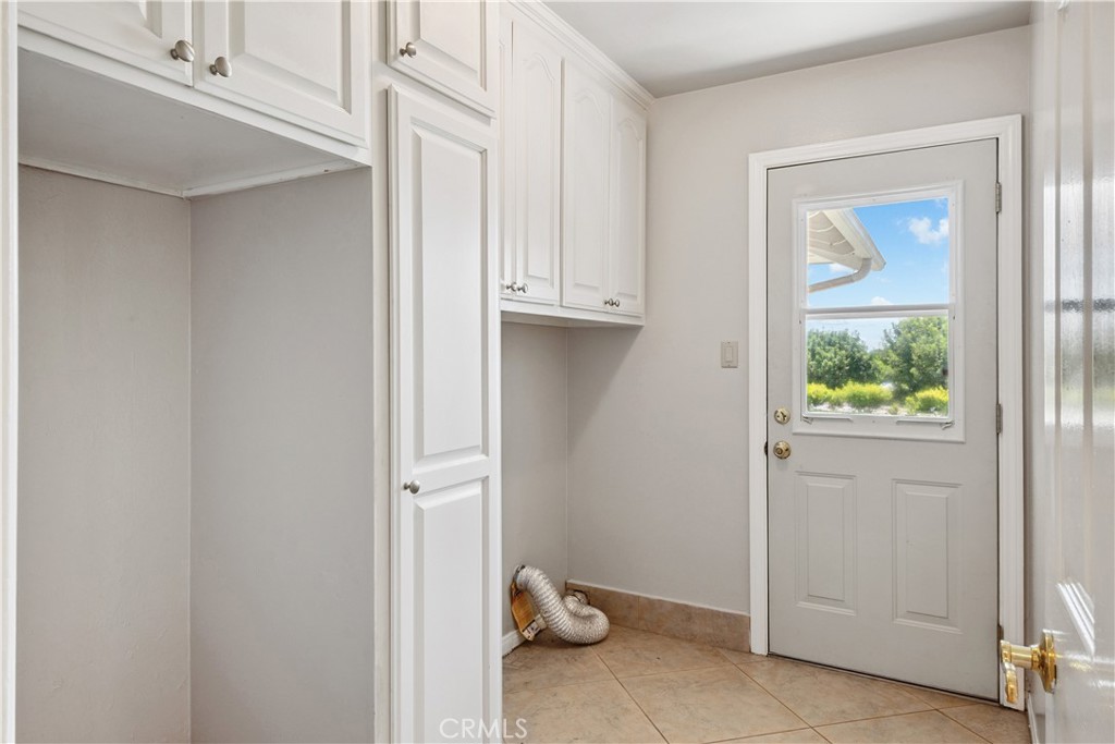 3316 Narino Drive