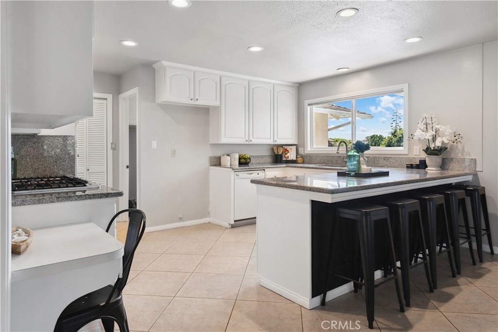 3316 Narino Drive