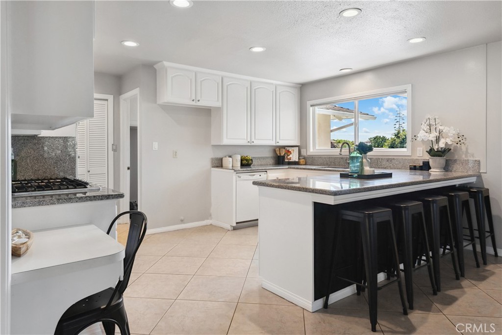 3316 Narino Drive