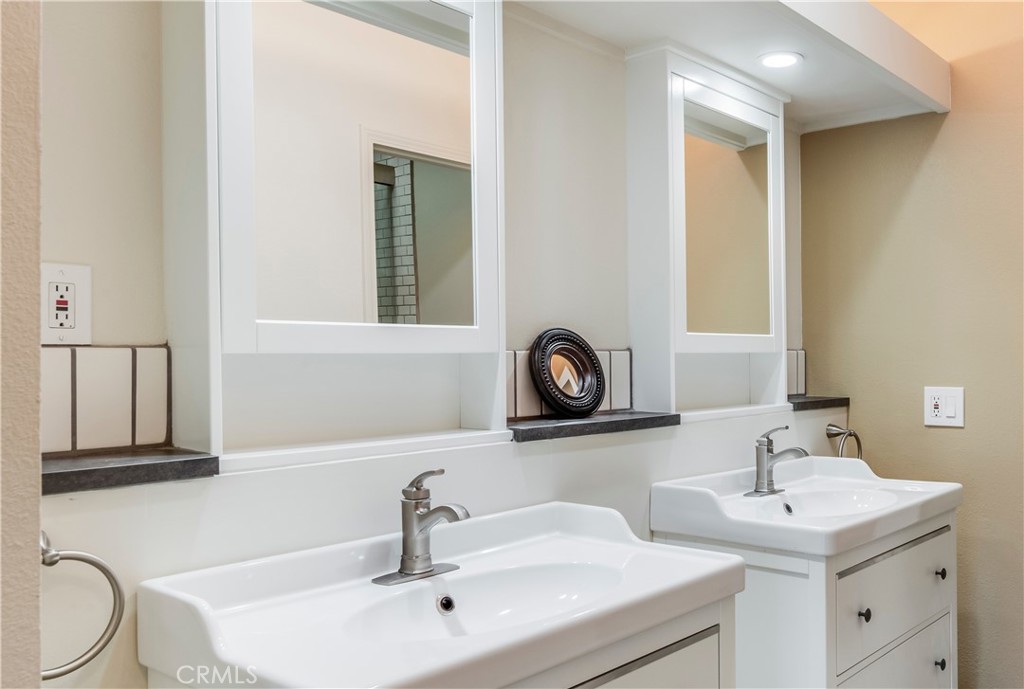 5937 Armaga Spring Road O