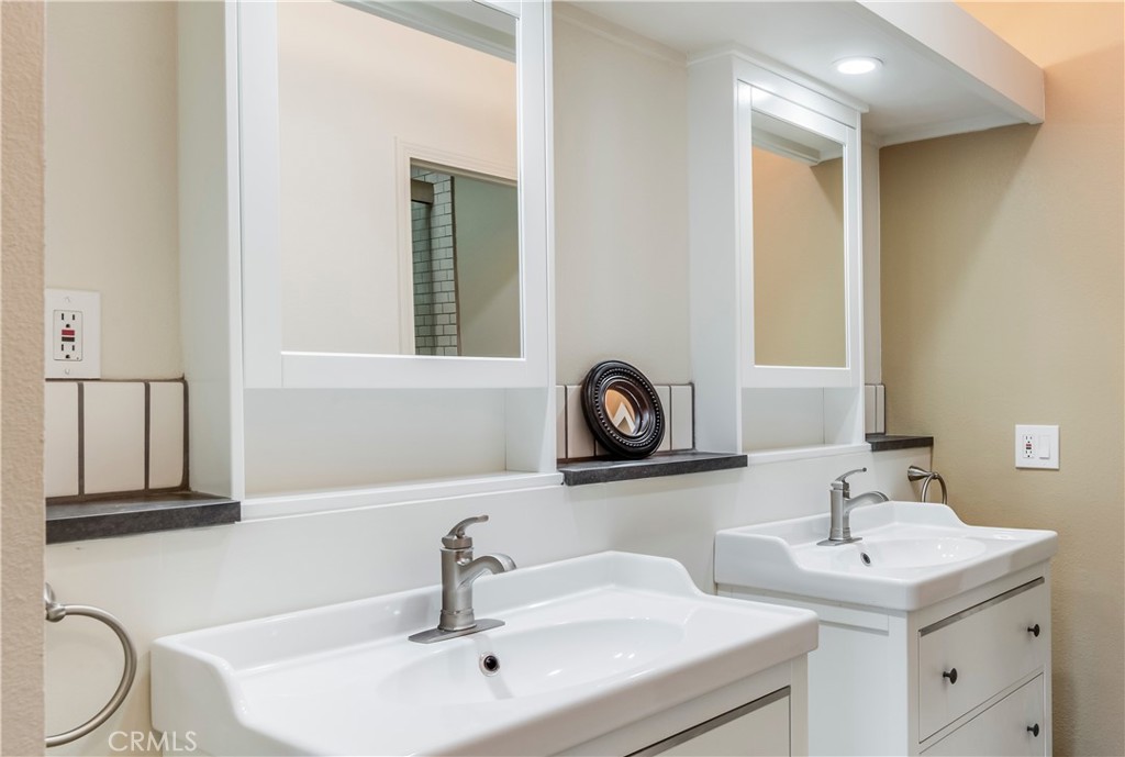 5937 Armaga Spring Road O