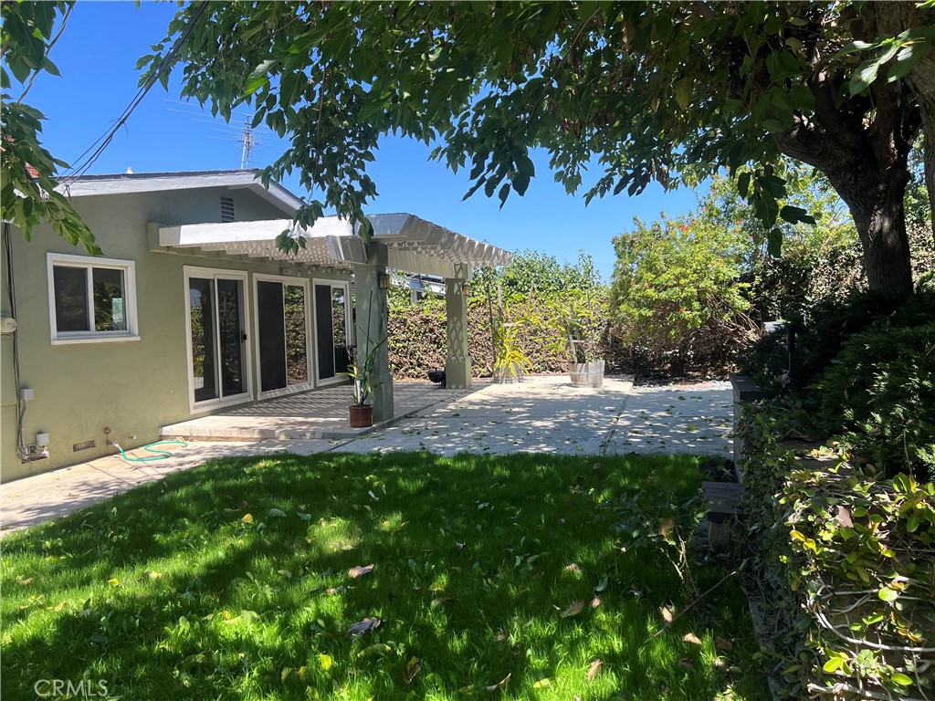 1832 Santa Rena