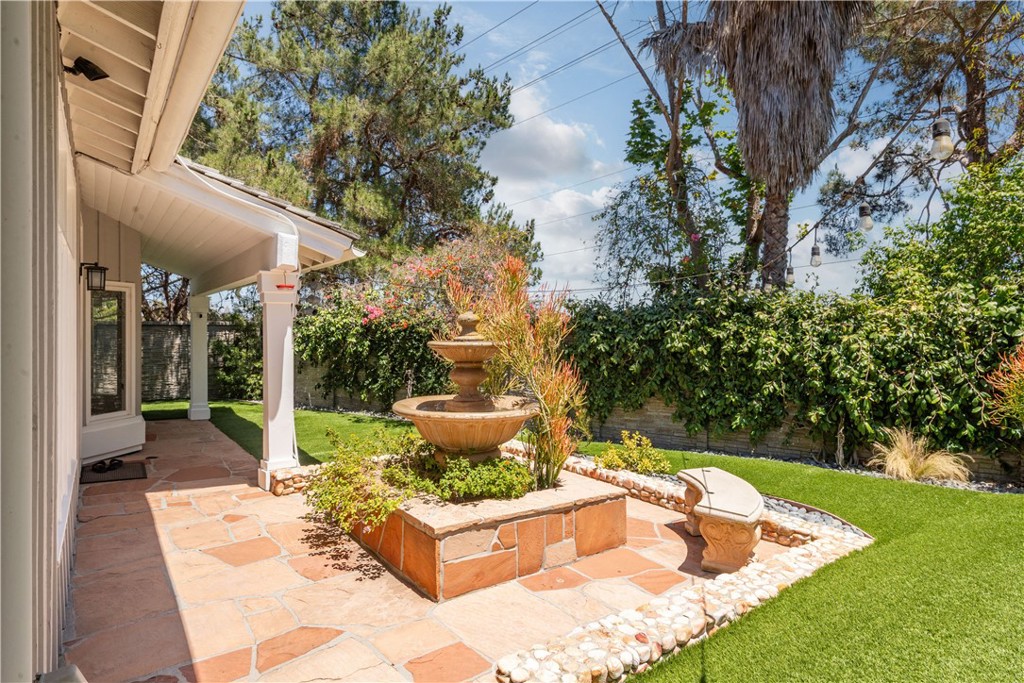 1 Colina Lane