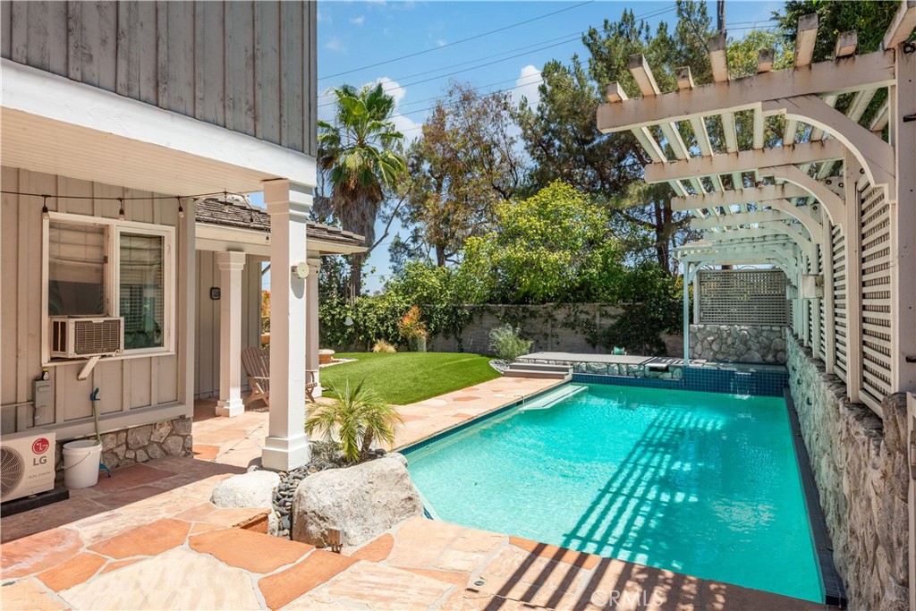 1 Colina Lane