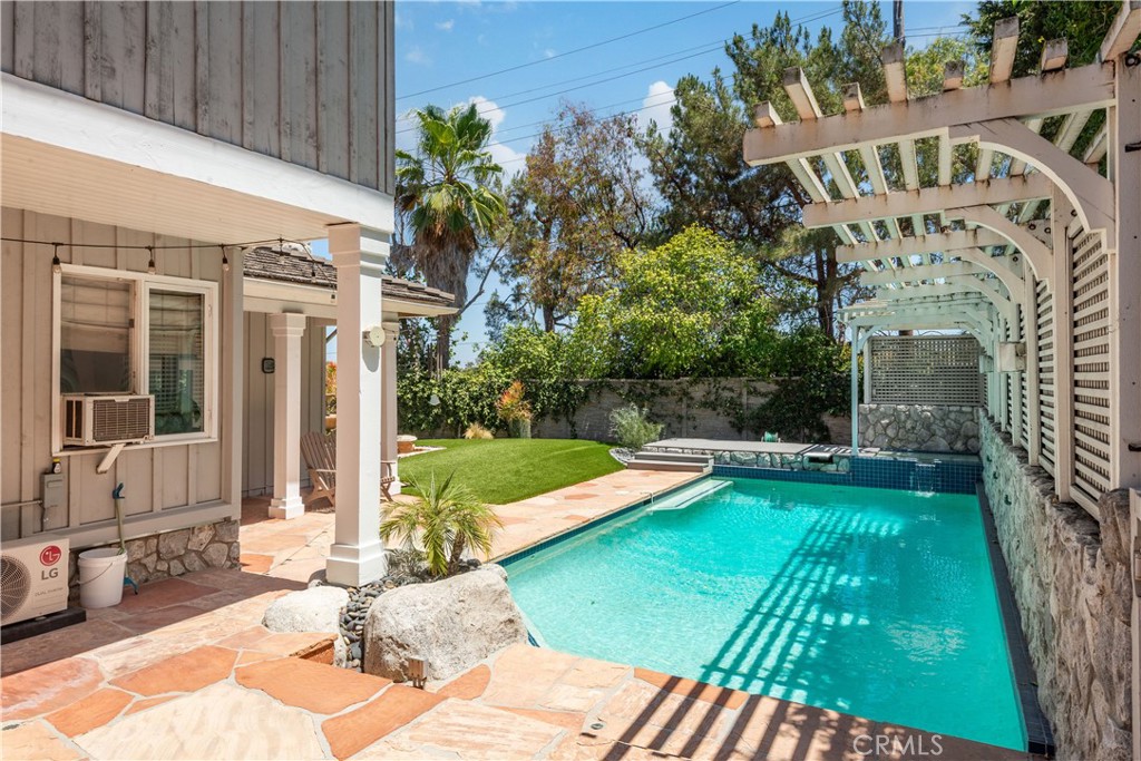1 Colina Lane