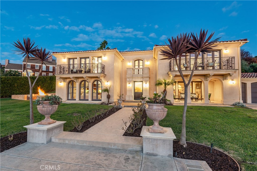 3004 Paseo Del Mar