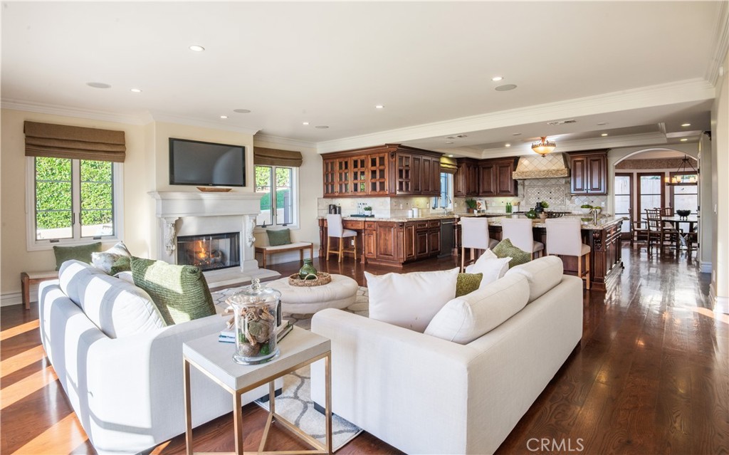 3004 Paseo Del Mar
