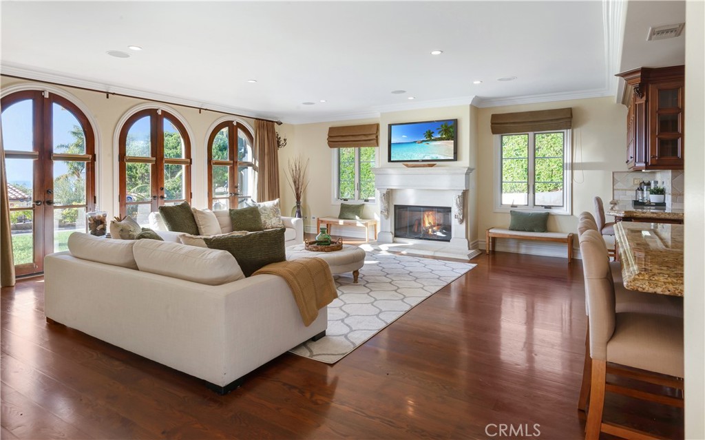 3004 Paseo Del Mar