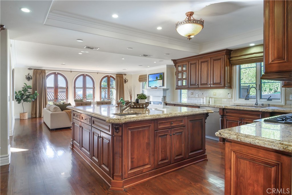 3004 Paseo Del Mar