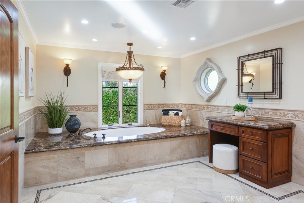 3004 Paseo Del Mar