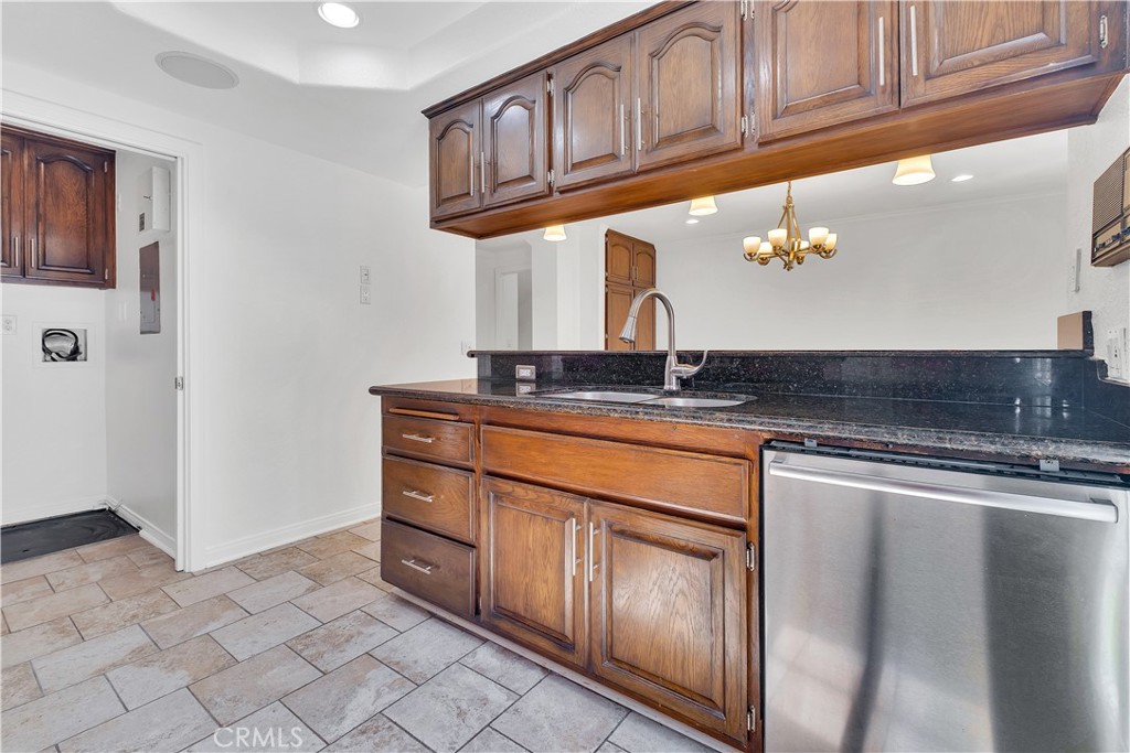 313 N Broadway 9