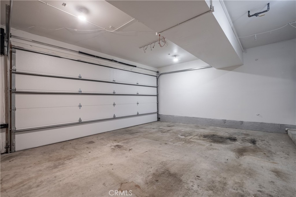 313 N Broadway 9