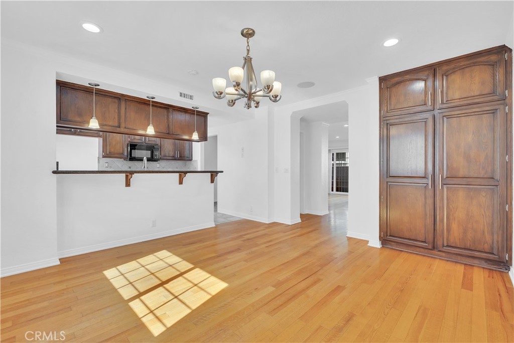 313 N Broadway 9