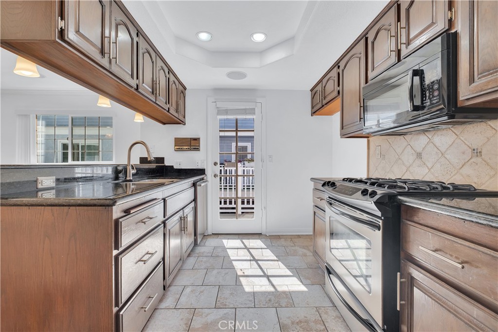 313 N Broadway 9