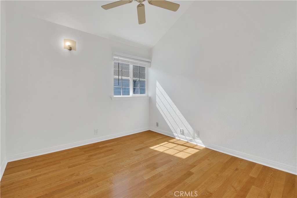 313 N Broadway 9