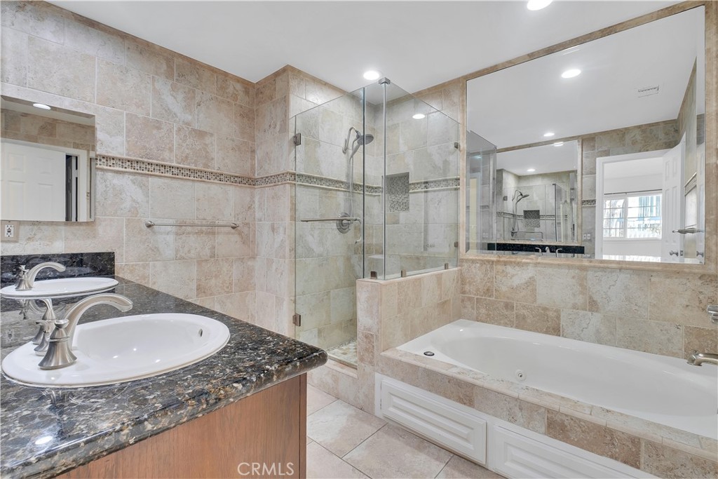313 N Broadway 9