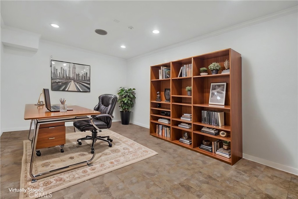 313 N Broadway 9