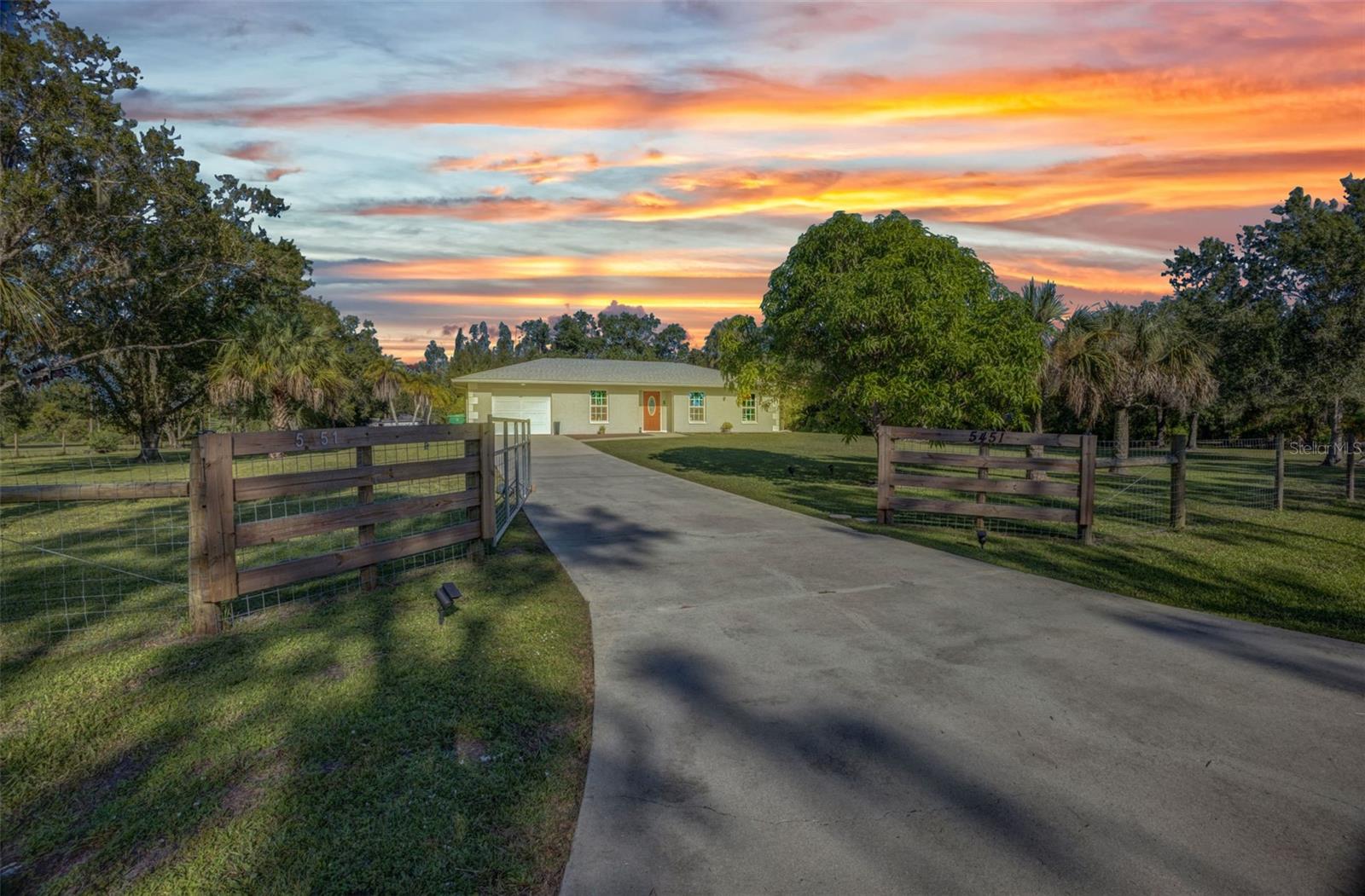 5451 GROVEWOOD CIR