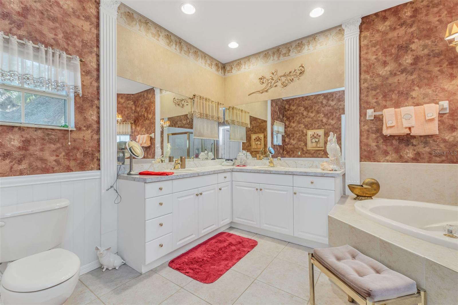 1350 OLD OAK TRL