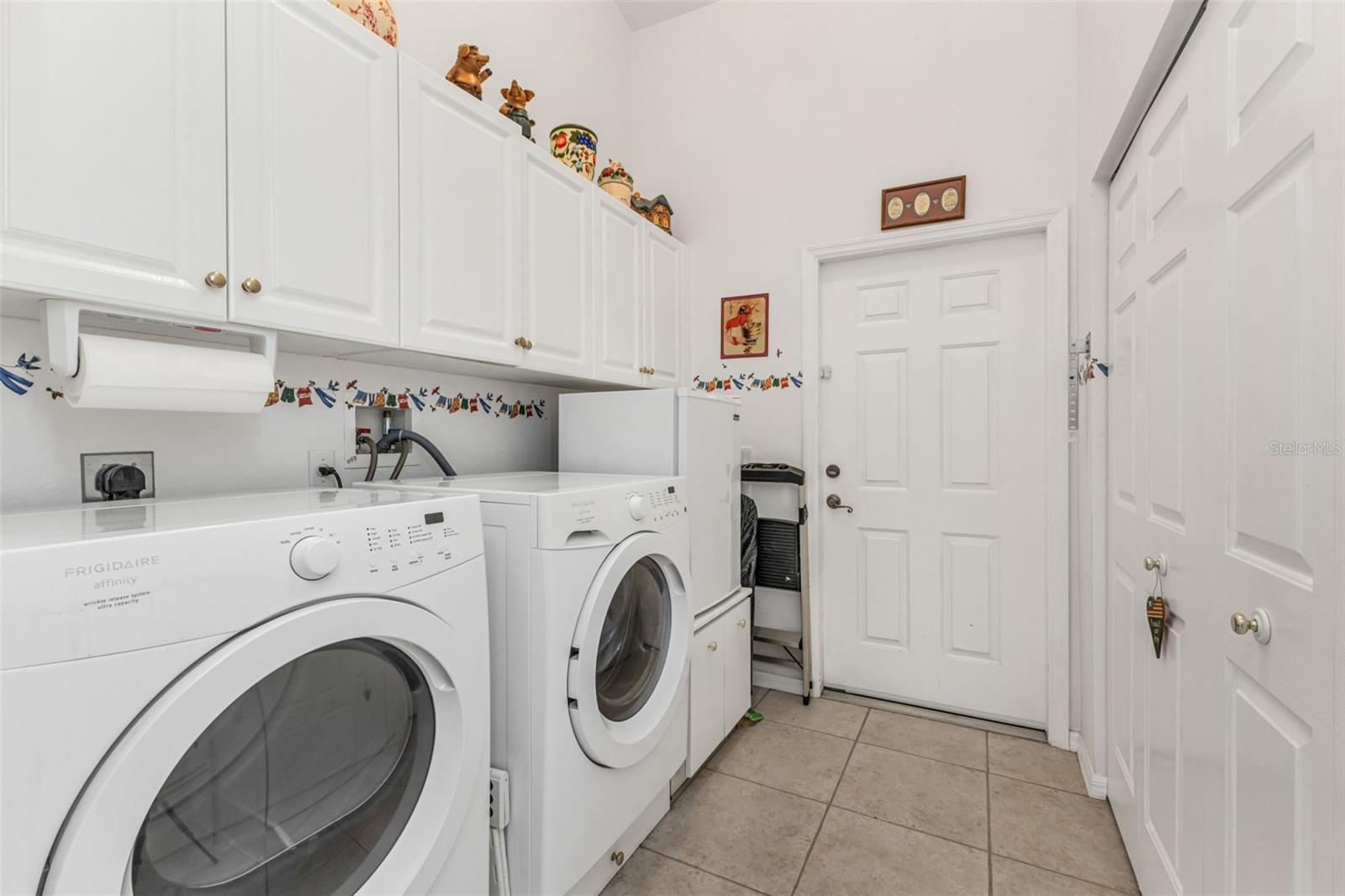 1350 OLD OAK TRL