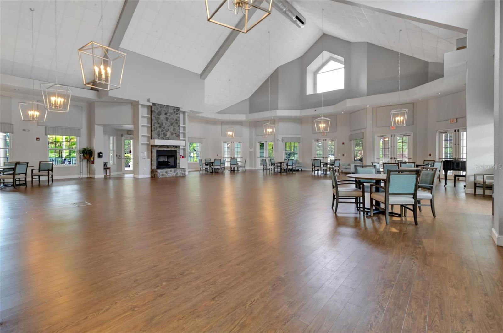 1350 OLD OAK TRL