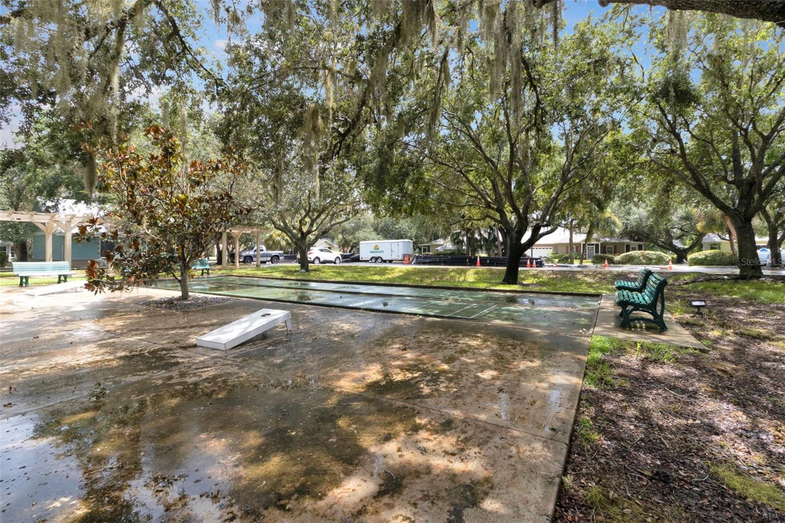 1350 OLD OAK TRL