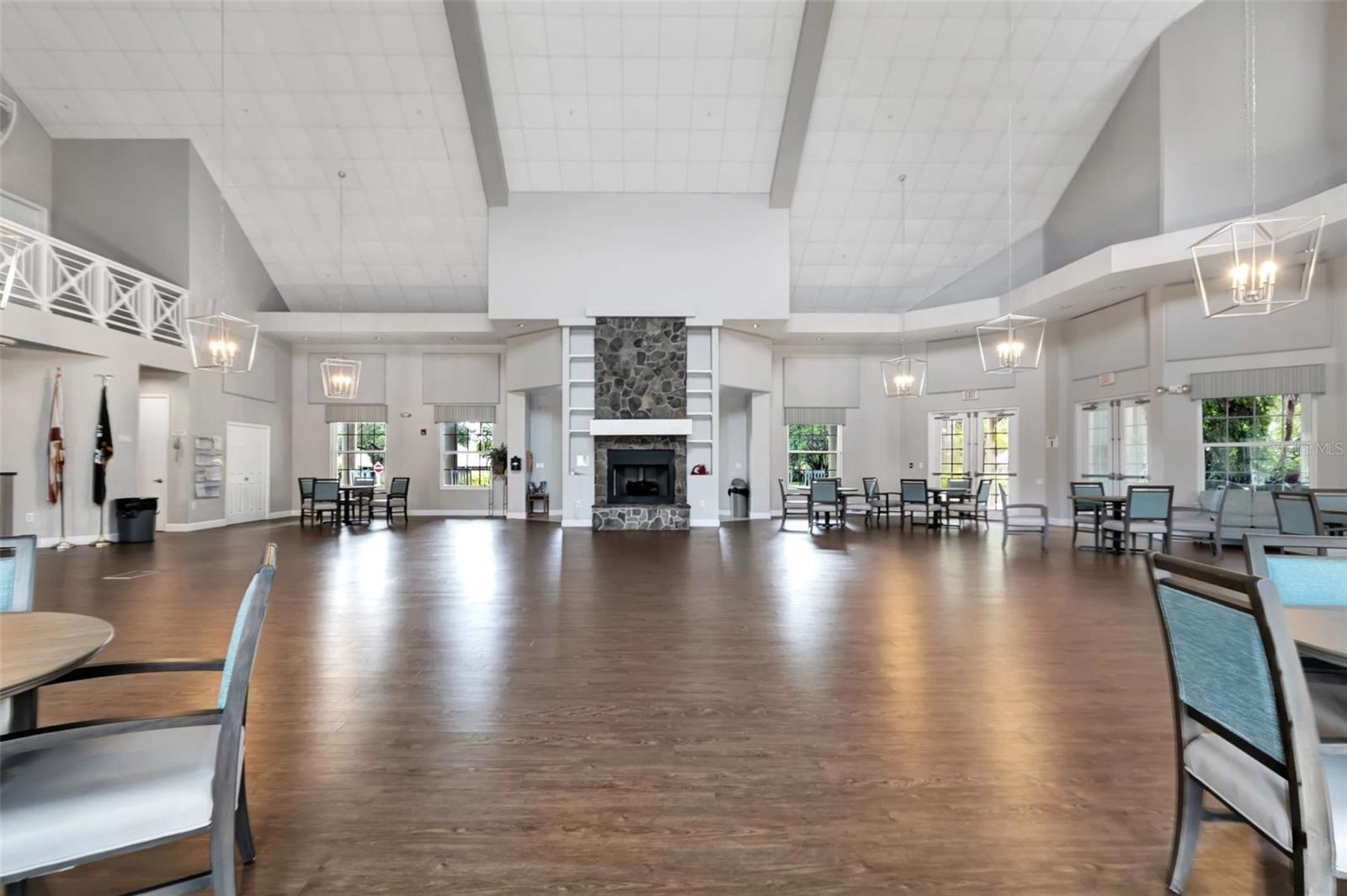 1350 OLD OAK TRL