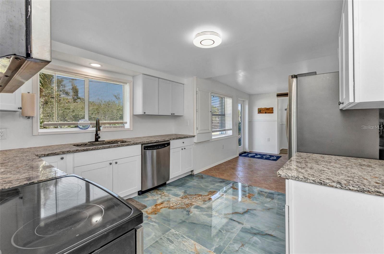 312 DARST AVE
