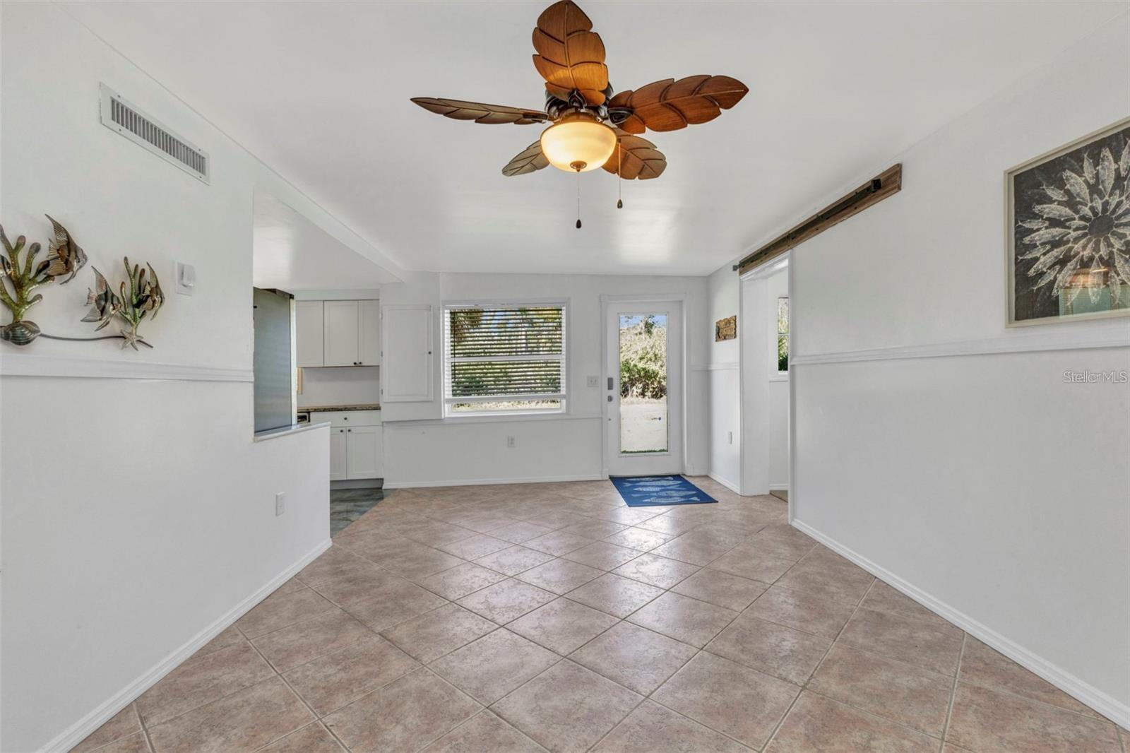 312 DARST AVE