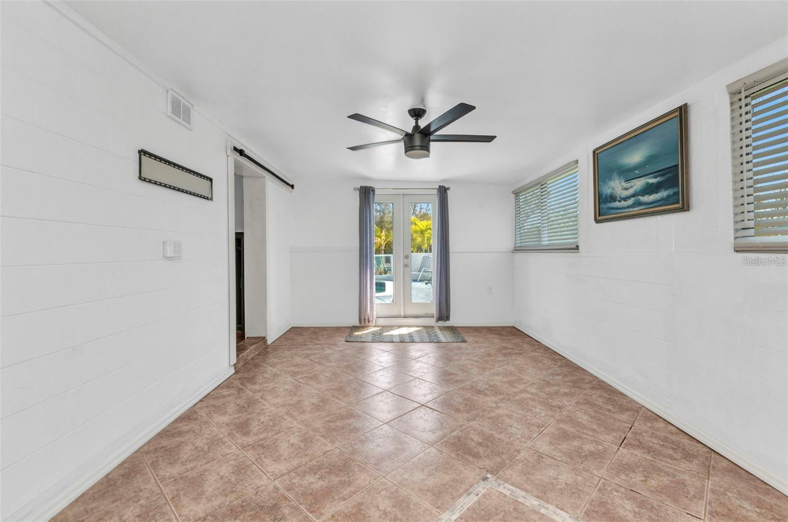 312 DARST AVE