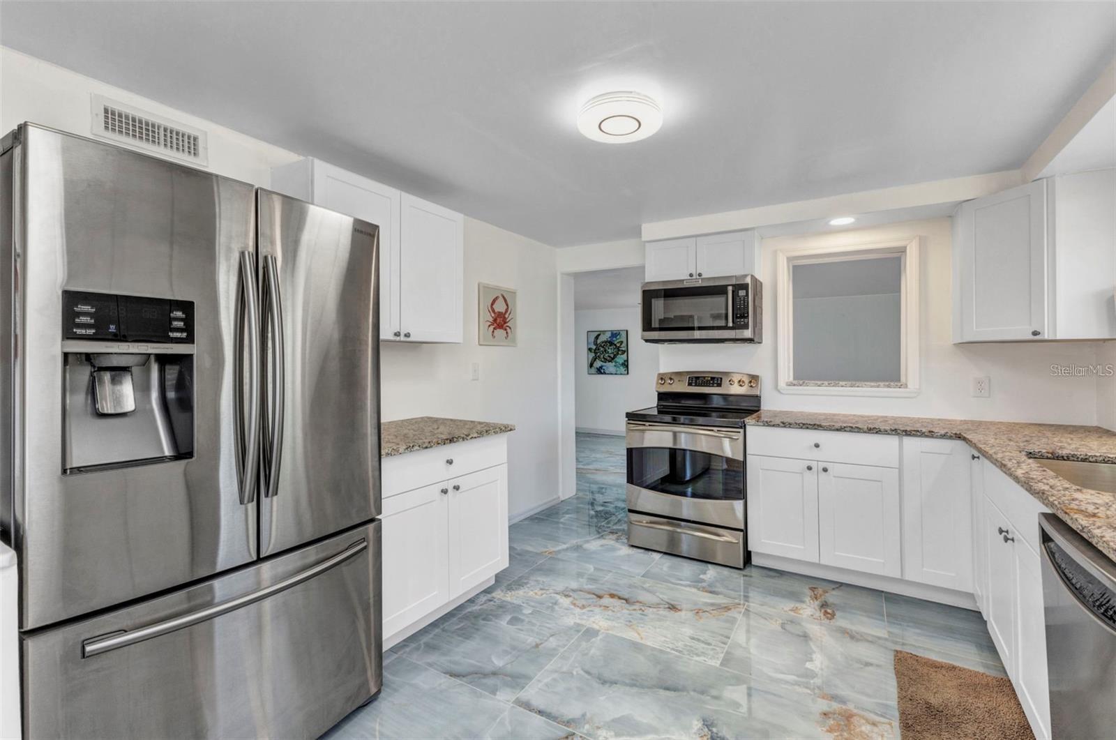 312 DARST AVE