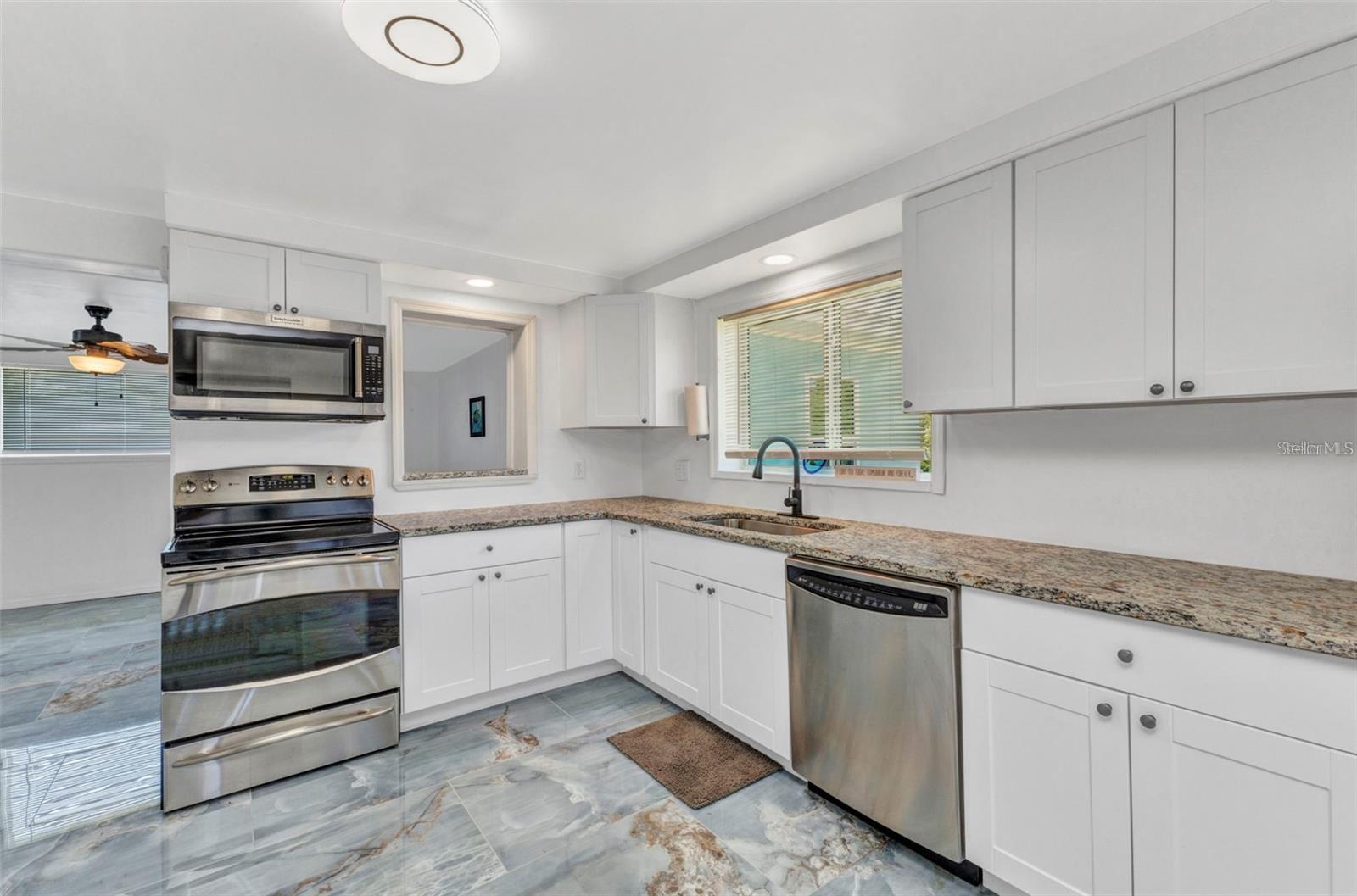 312 DARST AVE
