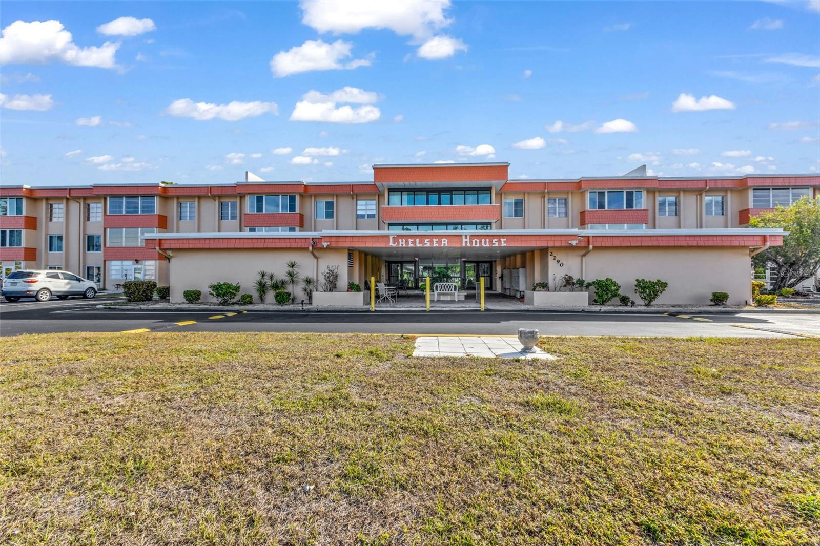 2290 AARON ST #109