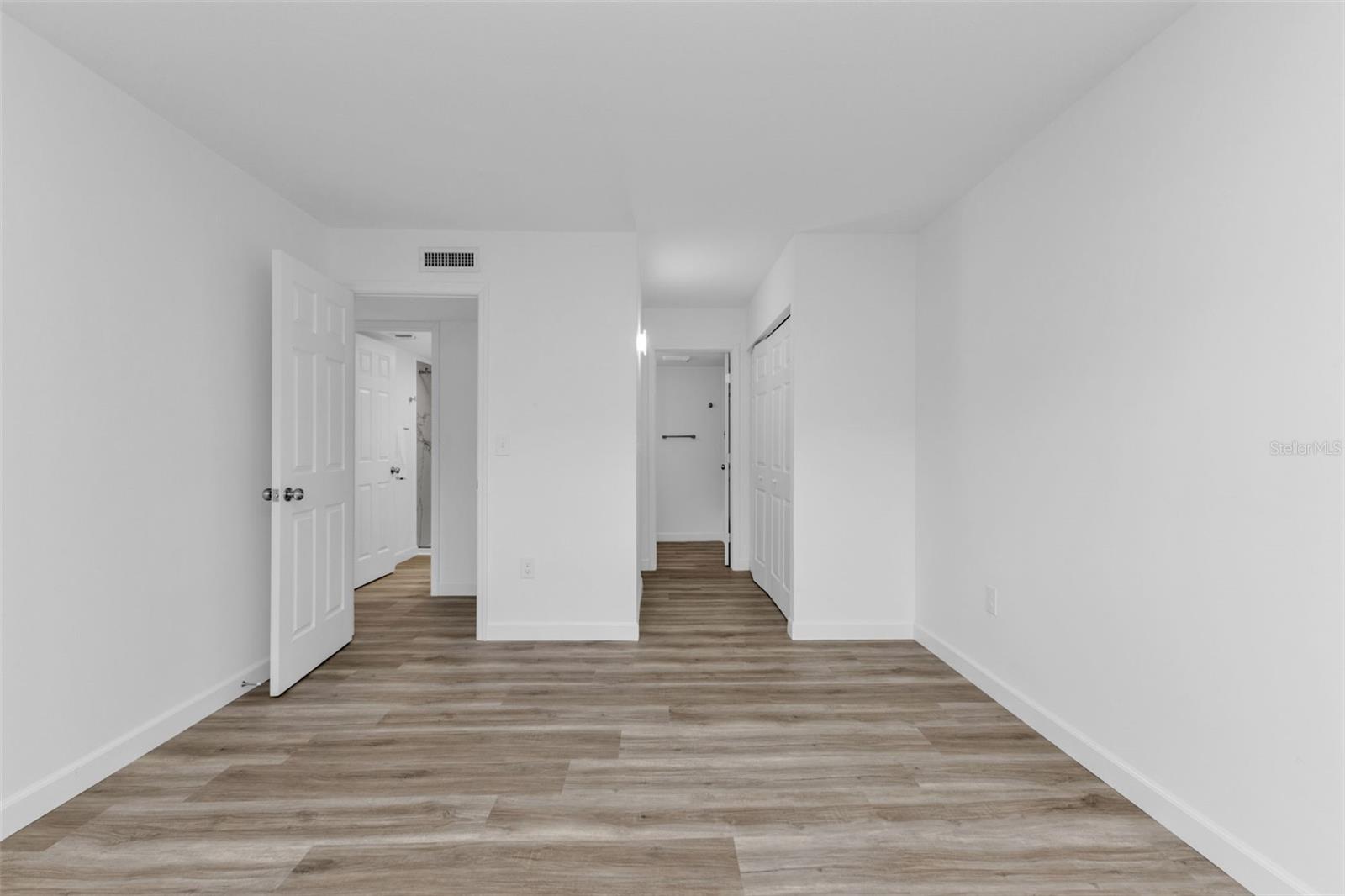 2290 AARON ST #109